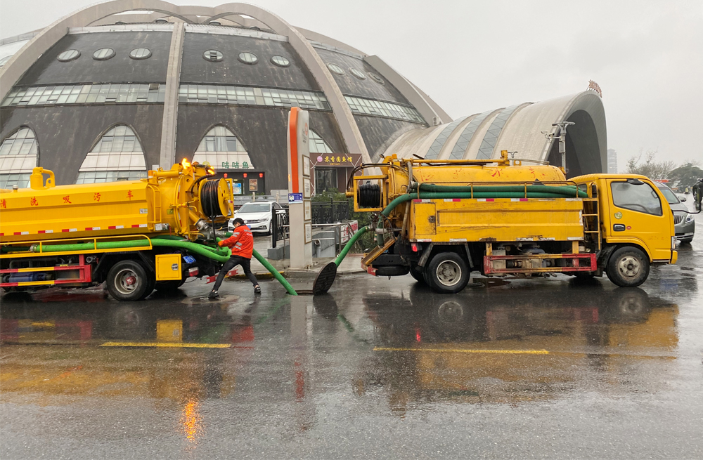 271裴家桥商场管道清淤